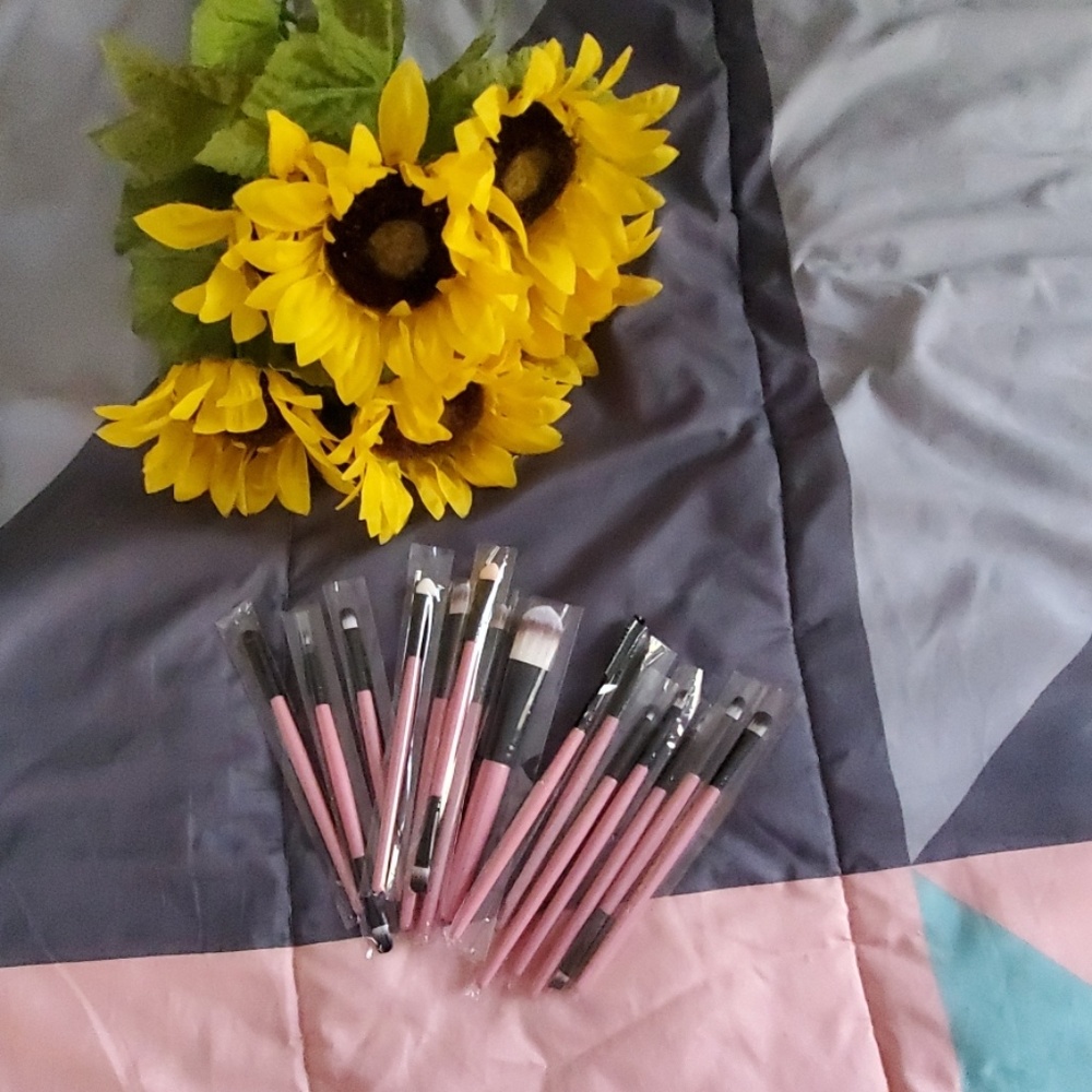 Set of 15 makeup brushes 💄👠💅